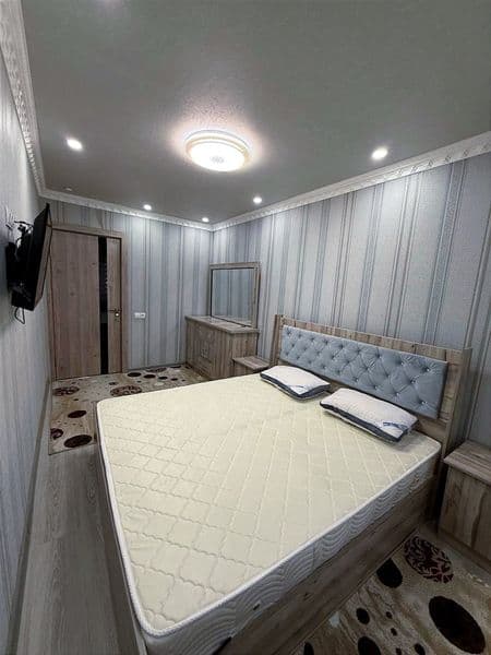 2х комнатная у метро Новза срочно 330$<br />
или<br />
Кадыш