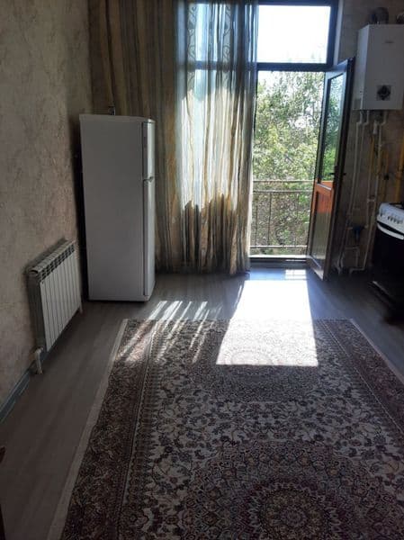 Chilonzor tumani Farhadski bozor yonida Jahon tillari Nizomi