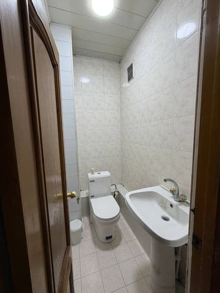 #C144<br />
Район:Чилонзор 12<br />
Ориентир:Фарход Бозори <