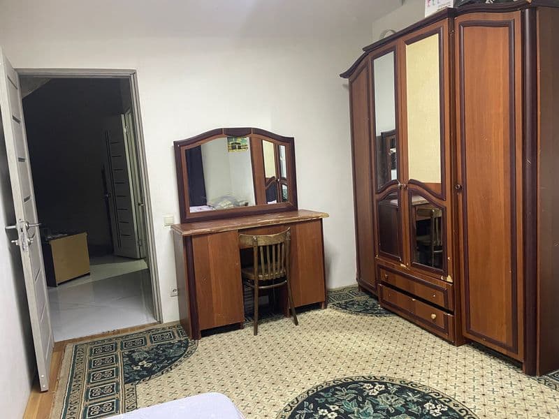 В двухкомнатной квартире одна комната сдаётся<br />
Все удоб