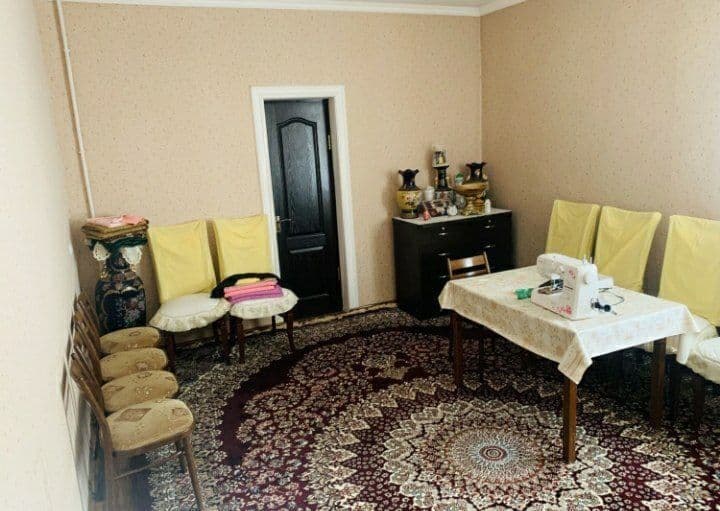 Аренда 2.хонали  оилага берилади расмдаги уй хамма шароити б