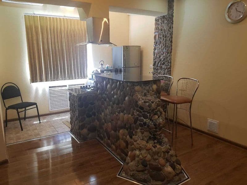 Сдается 2-комнатная  квартира в центре города На Метро Ойбек — фото 4