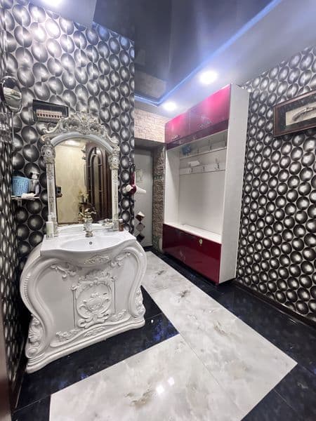 4 комнатни сдаются все удобства есть новый ремонт все новые 