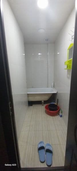 Chorsu qoratosh makhallada 3xonali kvra bor, sharoiti toza j — фото 4