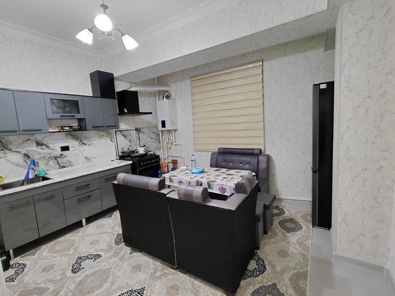 Аренда Квартиры-ЖК Иззат<br />
1-комнатная 2-этаж <br />
1/2 — фото 5