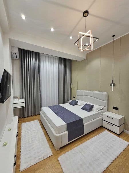 Район: Шайхантахур<br />
Адрес: Лабзак<br />
2/5/10   64кв<b