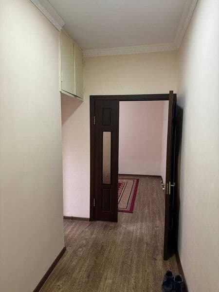 Yakkasaroyda tumanida oilaga 1 xonali uy ijaraga beriladi. 5