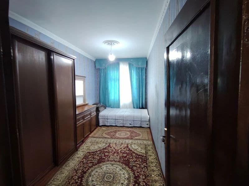 Olmazor Qoraqamish 1/2<br />
2 xonali kvartira bor <br />
Be