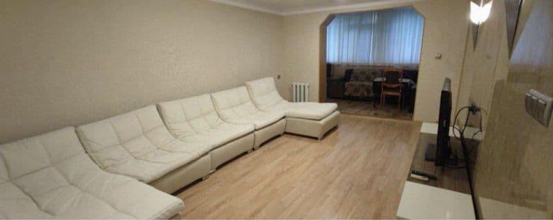 Чиланзар 2<br />
3х комнатная/3этаж/4<br />
600 уе имеется д — фото 3