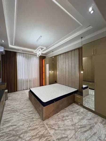 Майдони: 3/5/11 115м2<br />
5- этаж<br />
2та санузел<br />
