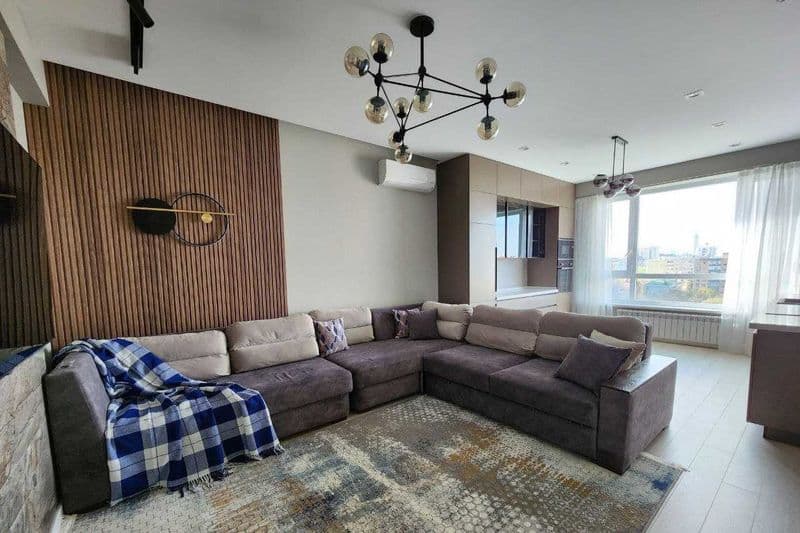 Район: Мирабадский<br />
Ориентир: Нрг ойбек<br />
<br />
Ко