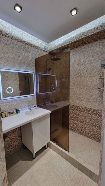 Квартира уютная, светлая, есть вся необходимая мебель и техн — фото 5