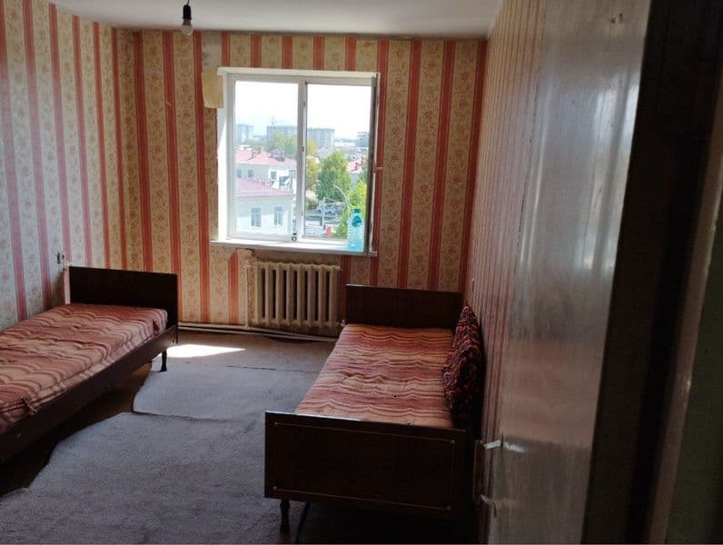 Аренда <br />
2 хонали уй<br />
3 этаж<br />
Для семьи <br /