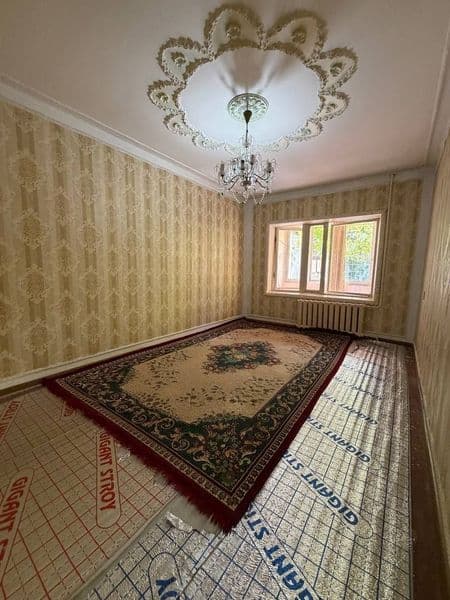 Аренда 2 ком Юнусабад 10 квартал.в среднем Состояние. Комнат