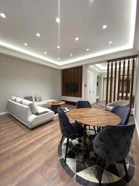 Сдаётся  квартира на 5 Квартале<br />
Ориентир- Метро Новза 