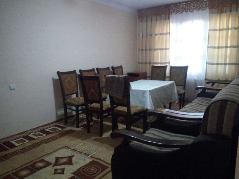 Сдаётся 4-х комнатная квартира в аренду.<br />
Яккасарайский