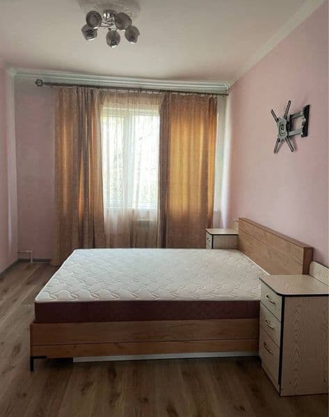 Ттз-1<br />
Рядом со школой 210<br />
3/4/4<br />
400$<br />