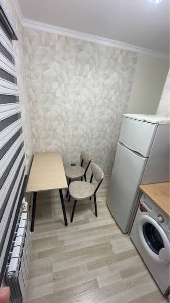 Квартира находится рядом с базаром Кадышева. Свежий ремонт.  — фото 2