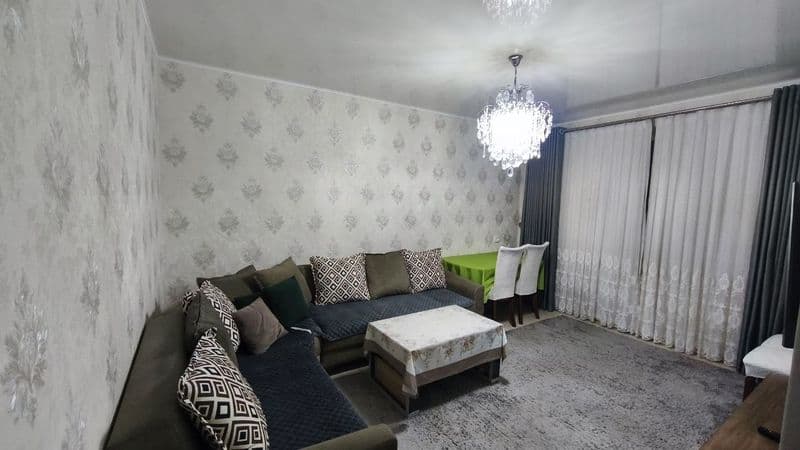 Сдам 2х комнатную квартиру на 1 этаже,высокопотолочка,все ра