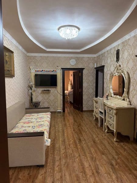 Yunusobod-15 kv<br />
Turkiston metro 400 metr<br />
2-hona<