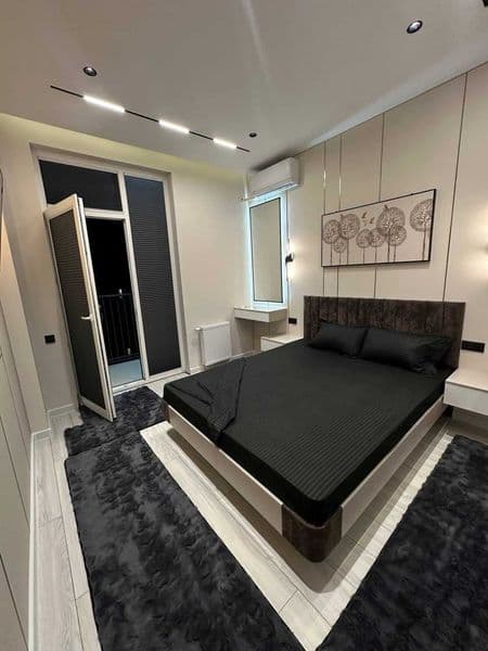 • Комнат: 2<br />
• Этаж: 11<br />
• Этажность: 12<br />
• П