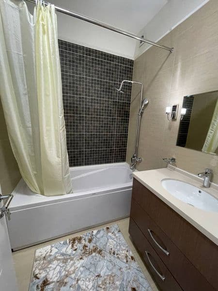 Алмазар р-н <br />
Махаля : ЖК Алмазар сити<br />
2 Комната 