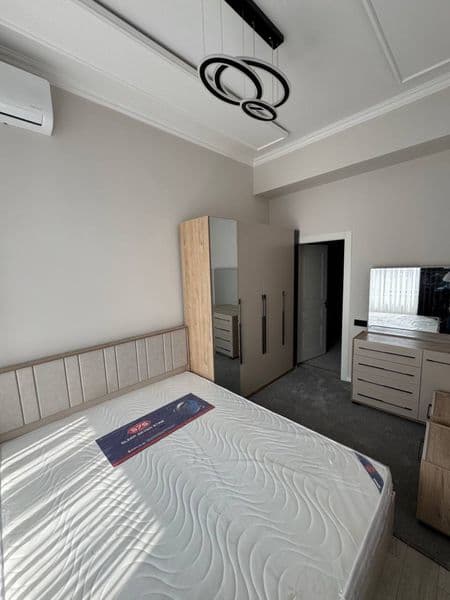 Отличное расположение дома - всё рядом - много магазинов, Це — фото 4