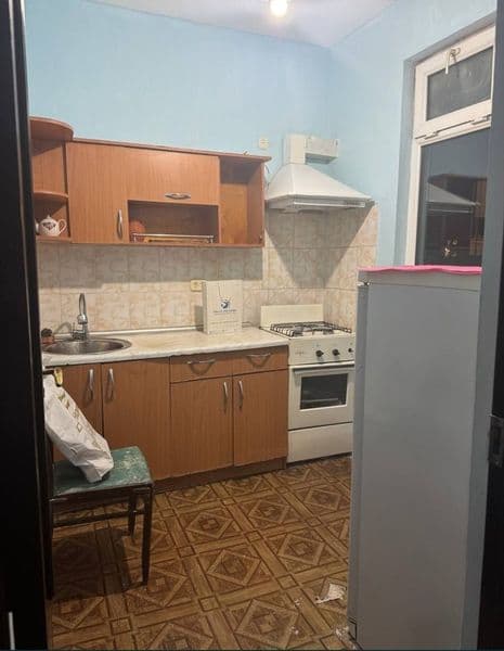 Chilonzor 3kvartal novza metroga yaqin 1 ta qiz bola olinadi