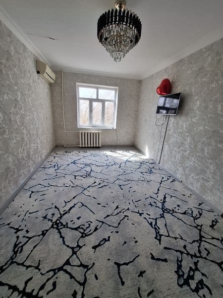 Beruni  metro 1 xona 4 etaj  yuvro remont toza uy oila  zaki — фото 2