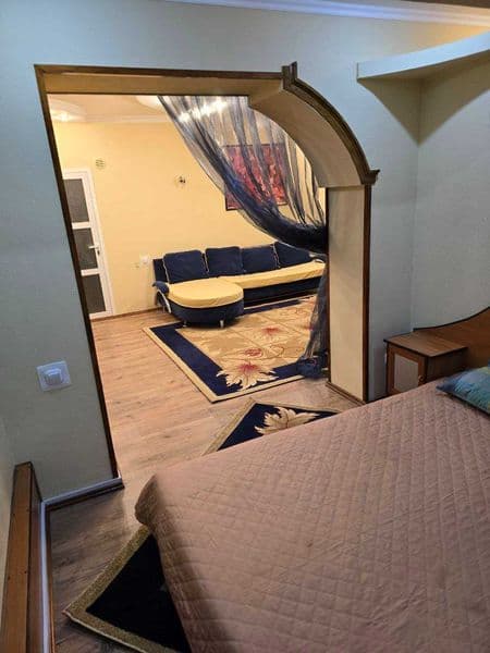 Сдаётся однокомнатная квартира спецплан, 69м2. Возле метро К — фото 4