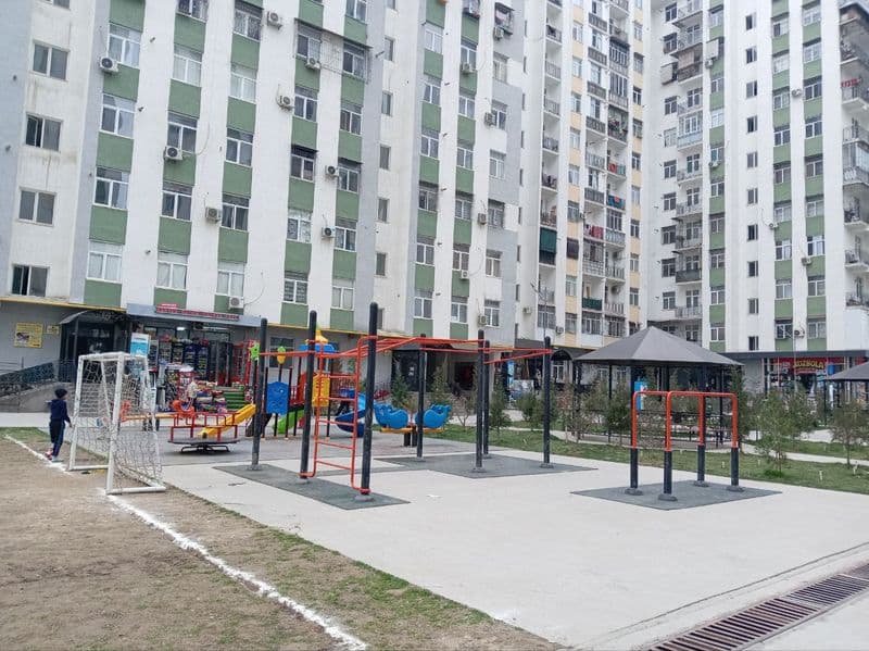 Yangi Chishtepa 1 metro bekati oldida. 53 kv/metr. 2 xona, 2