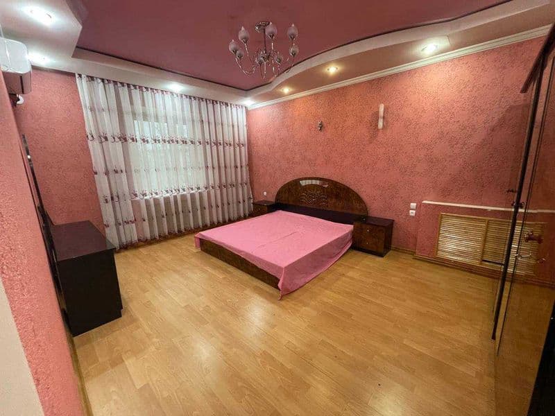 Аренда Центр Срочно 4-ком 4-этаж 12 этажного дома<br />
<br 