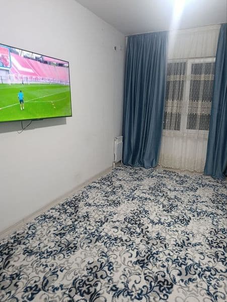 Assalomu aleykum, arendaga xona beriladi. 3 xonali uy, va ij