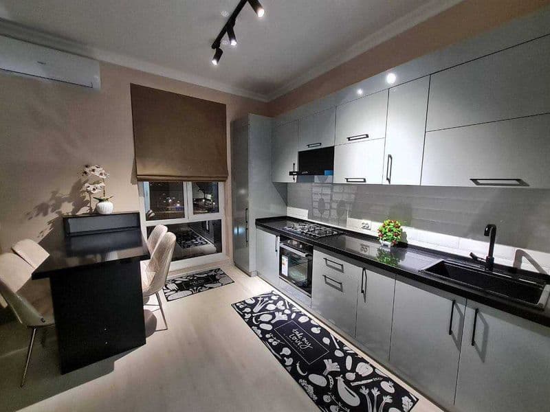 • Район: Мирабад<br />
• ЖК: Айбек<br />
• Комнат: 3<br />
•