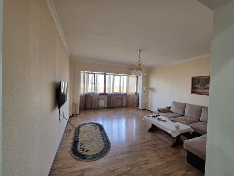 Сдаю 2 комн квартиру <br />
С остановкой <br />
Метро айбек  — фото 2