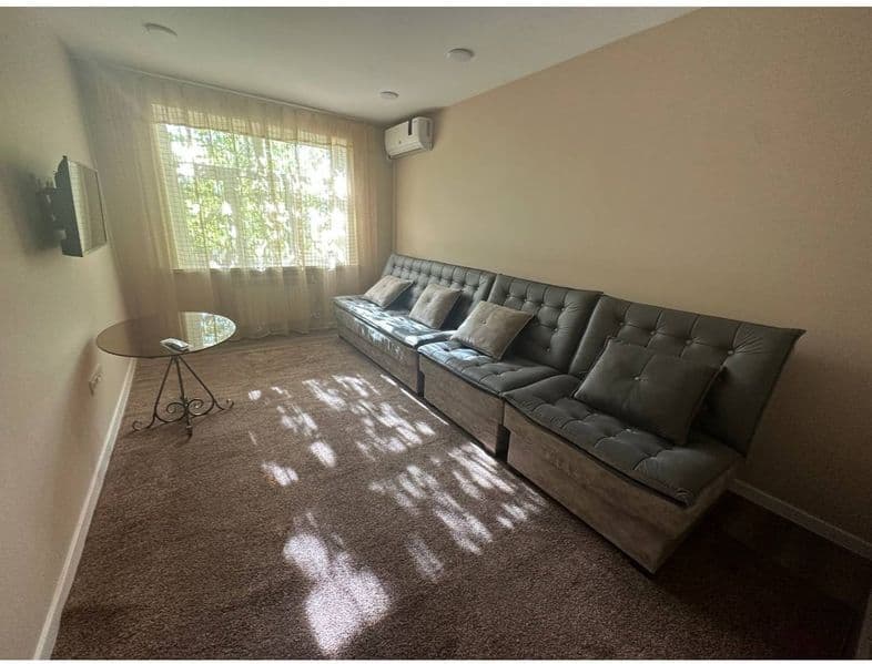 Сдаётся 1 комнатная, с хорошим ремонтом, с мебелью и технико