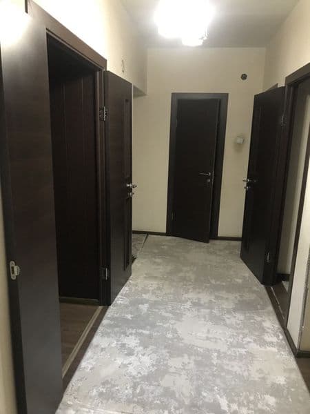 Uy yaxshi sharoitda 3 xona 4 xona qilingan 80 kvadrat plus p