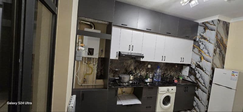 Urikzor bozor  kvartira beriladi 2 xona <br />
Tozza uy kvar