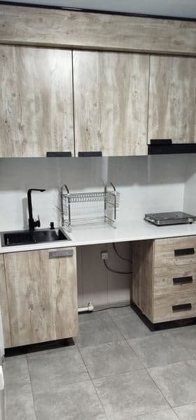 Beruniy va Tinchlik metrosiga yaqin. 2 xonali, shinam va ozo