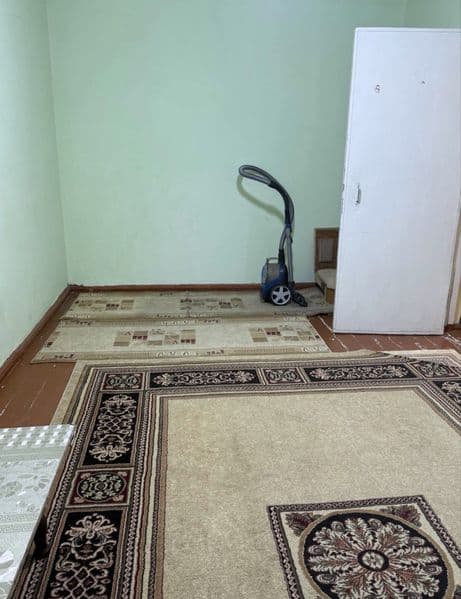 Чиланзар 1 квартал 1 комнатная . Около Хаваса , аллея . Квар