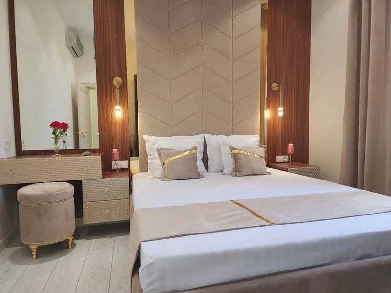 Район: Yunusabad<br />
Адрес: 4 Kvartal <br />
<br />
Комнат