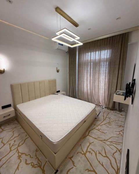 Район - Алмазарский<br />
Ориентир - Тошми<br />
Комнат - 1<