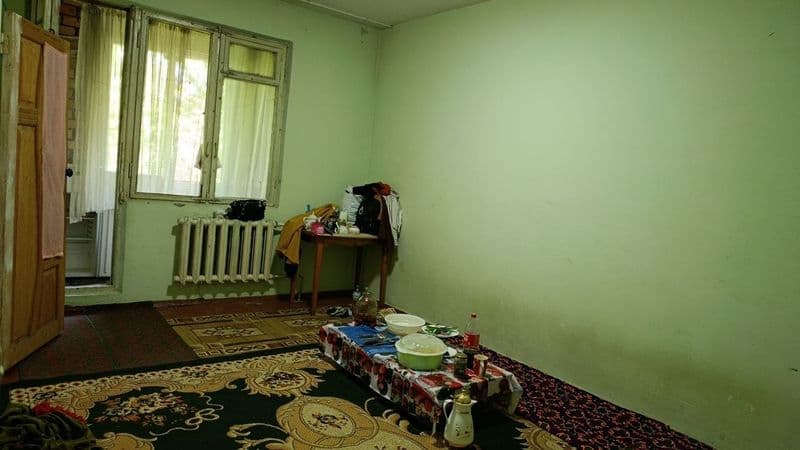 Chilonzor 24 kvartalda 1 xona uy oilaga yoki 2-3 ta bollarga