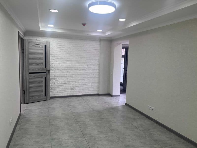 Arenda Parkent bozor qarshisida<br />
1-qavat 2 xona 72m2  ( — фото 4