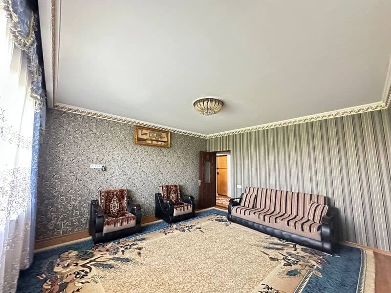 Дружба<br />
Милий Бог Метро<br />
<br />
3/7/9<br />
70м2<b