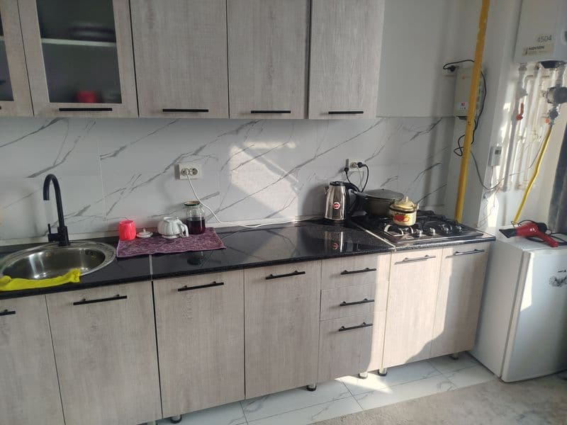 1xonali,toza ozoda kvartira,hamma sharoit<br />
 bor,2ta qiz