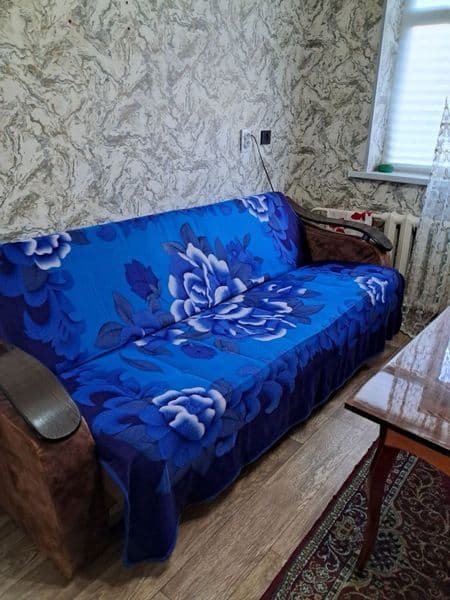 Metro buyuk ipak yoli ijaraga uy beriladi 1 ta qiz yoki 2 ta