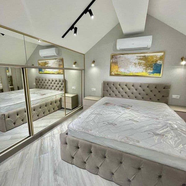 Ц-2<br />
Ор-р: Алайский супер центр<br />
Кол-во комнат: 2в