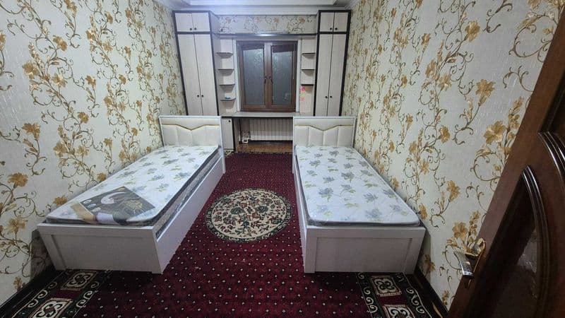 Аренда<br />
Тахтапуль,сзади Динамо<br />
<br />
Комнат-5(3+ — фото 4