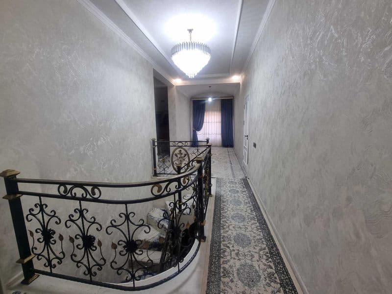 Двухэтажный дом. Сдаём одну комнату в аренду двум студенткам — фото 3